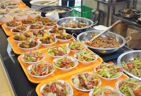 選對食堂承包企業(yè)，標準化公司員工餐飲管理