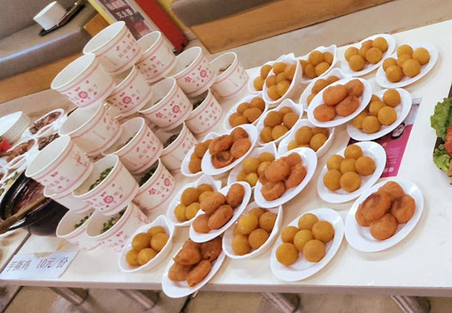 感恩回饋美食節,美食在食堂，好吃在金筷子